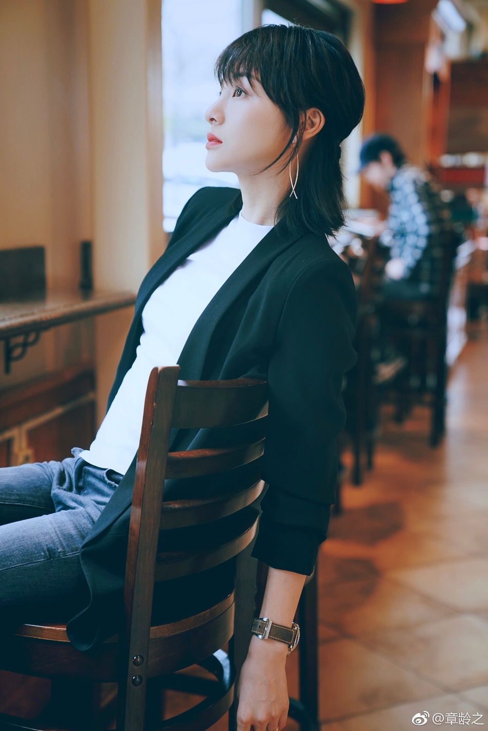 章龄之简约写真成熟知性_高清图集_新浪网
