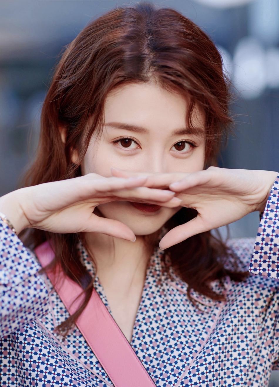 乔欣硬朗轮廓干练又少女