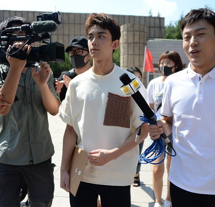 北电大一新生合影