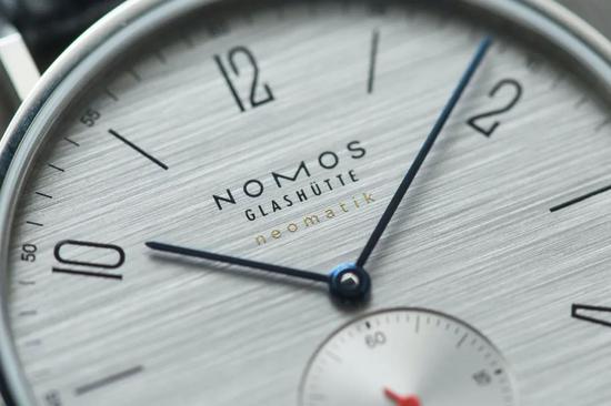 2017年的NOMOS Glashütte Tangente Neomatik 39 Silvercut