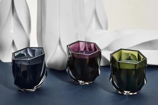 ▲扎哈设计品牌（Zaha Hadid Design）香薰烛杯