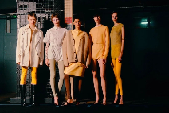 Backstage / Via Jamie Stoker