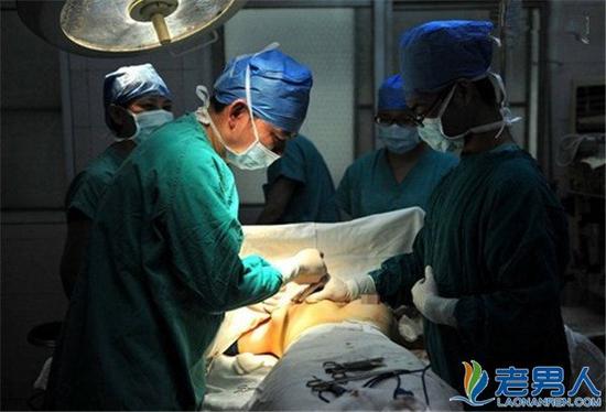 男子为找工作隆胸院方任何整形手术或私密手术都属于隐私