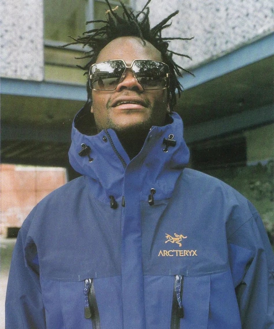 出演过《Kids》的美国传奇滑手 Harold Hunter 身穿始祖鸟