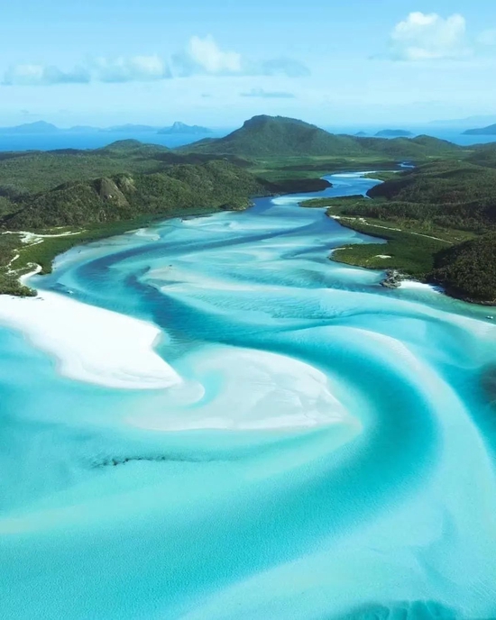 @Tourism and Events Queensland