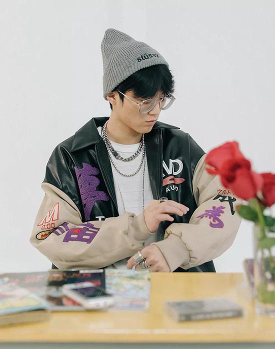 vibe风棒球外套高街与复古原来这么简单