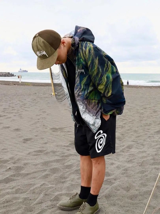 @ddan___bbb / @culture_shop