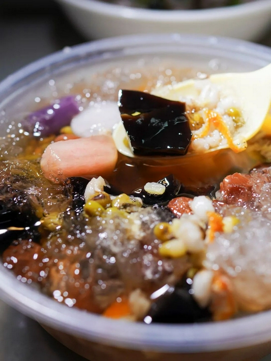 四果汤，一场果料的狂欢 摄影/罗元颖