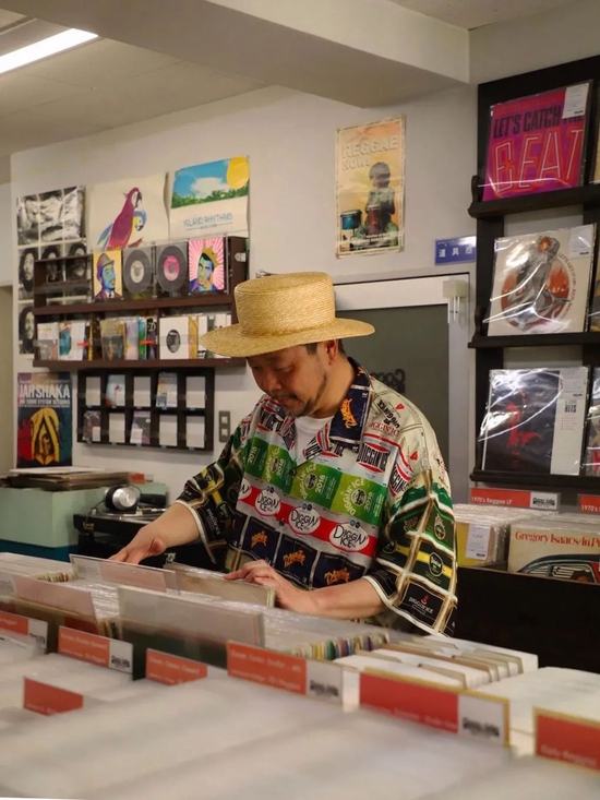 早前与 Dj Muro 的合作 / Via Sillage