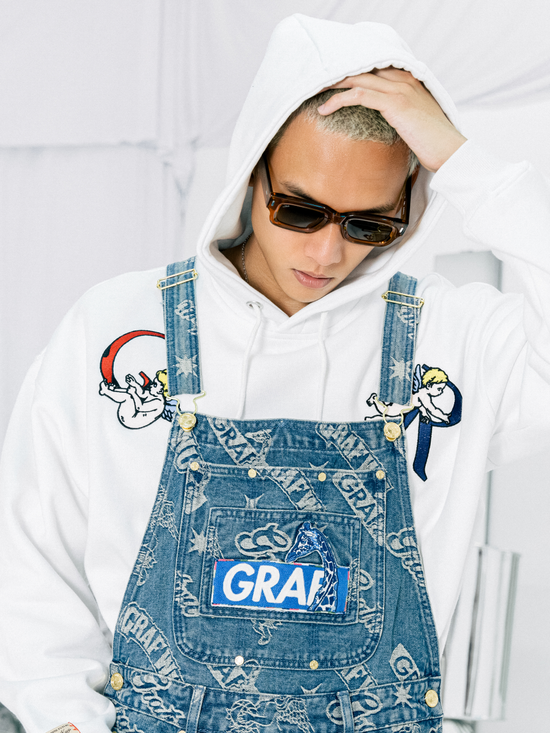 GRAF 天使长颈鹿字母满版宽松洗水背带裤