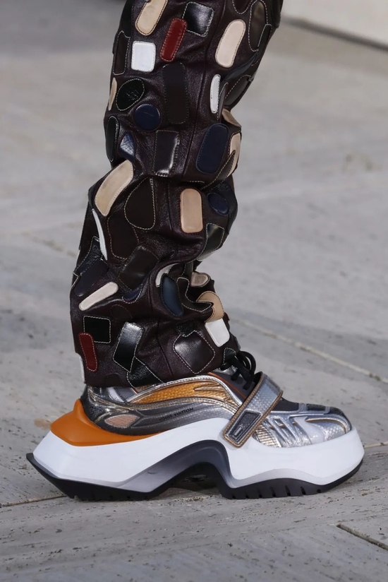 Louis Vuitton Resort 2023 / Via WWD