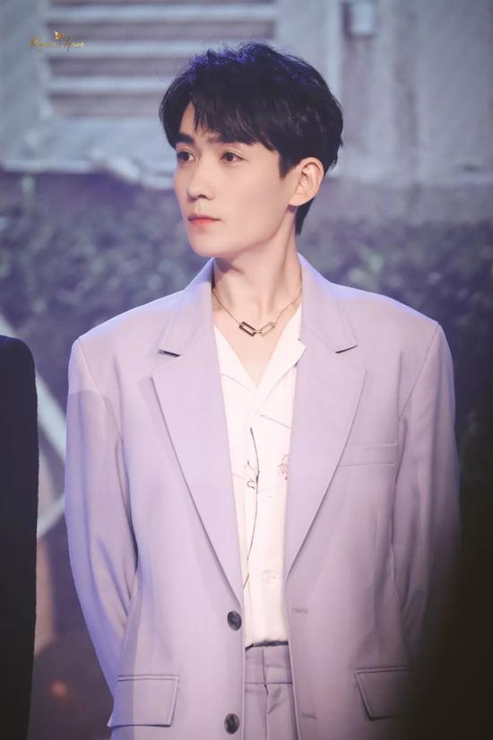 朱一龙王一博杨洋看这些自带贵族气质的男明星