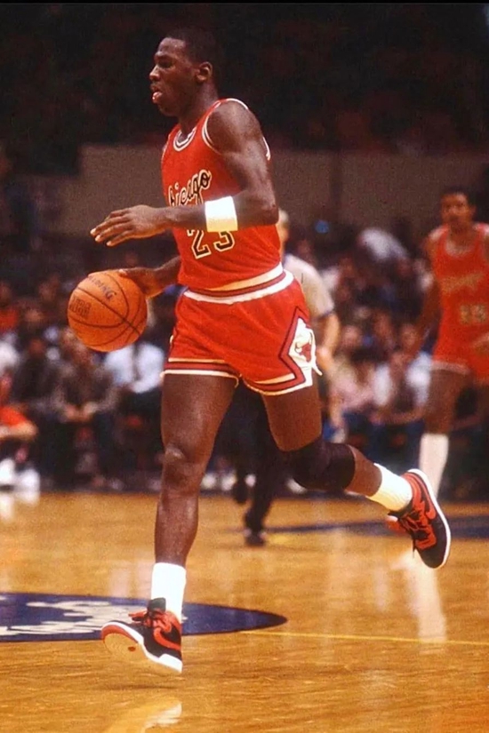 Michael  Jordan 上脚图