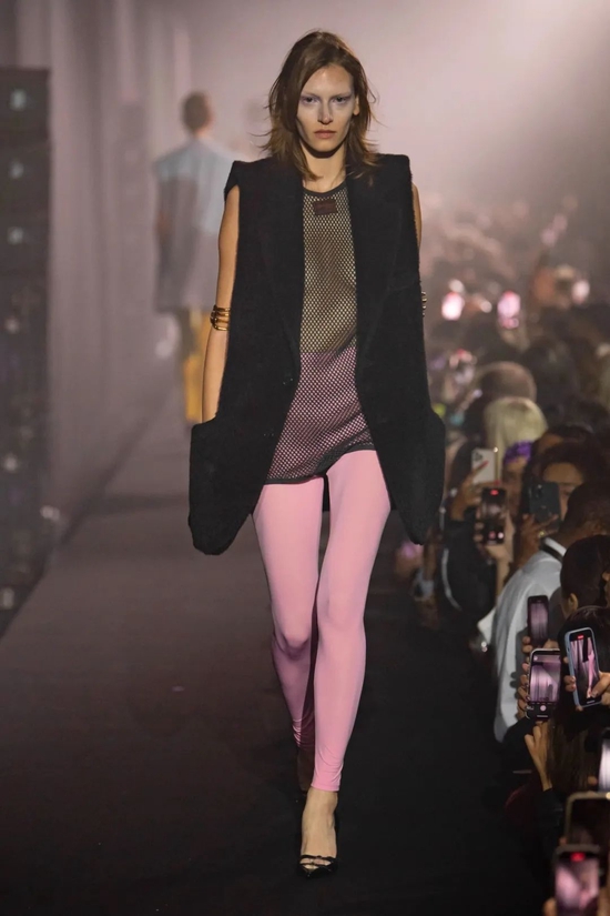 String Vest / Via VOGUE