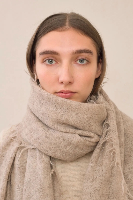  Scarf / Via Lauren Manoogian