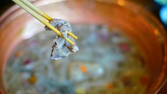 为了吃一口正宗羊肉自驾700公里 挖到了年度最爱的美食高地