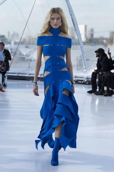first sight alexander mcqueen 2023春夏女装系列_新浪时尚_新浪网
