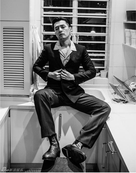 胡歌胡歌撩妹的前提条件是什么?那就是,脸要好看!身材也要好看!