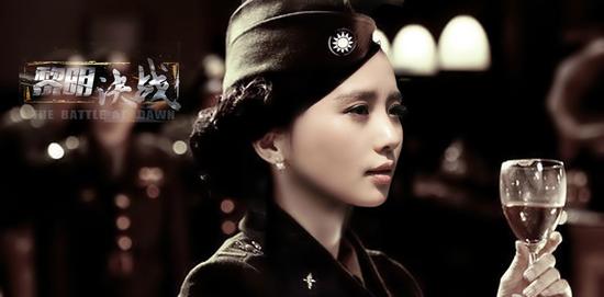 刘诗诗《黎明决战》刘诗诗一直以来都是一位气质美女,但是穿上军装的