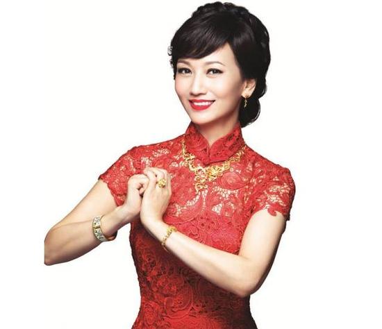 《风云天地》2013年,59岁的赵雅芝低调复出,《风云天地》里知性干练的