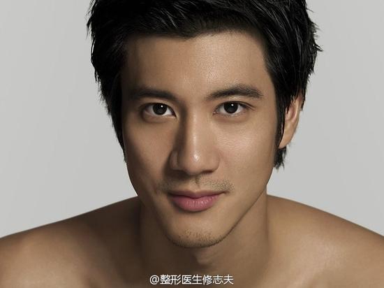 杏眼是传统审美的标准眼,眼型较圆,眼珠,眼白露出较多,外眼角较为钝圆