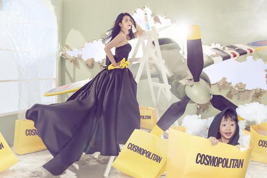 姚晨爱子首登封面圈粉无数