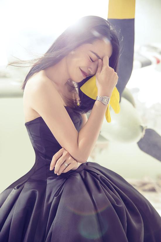 姚晨爱子首登封面圈粉无数