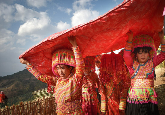 德昌傈僳族独特婚俗神秘刮脸通宵打跳