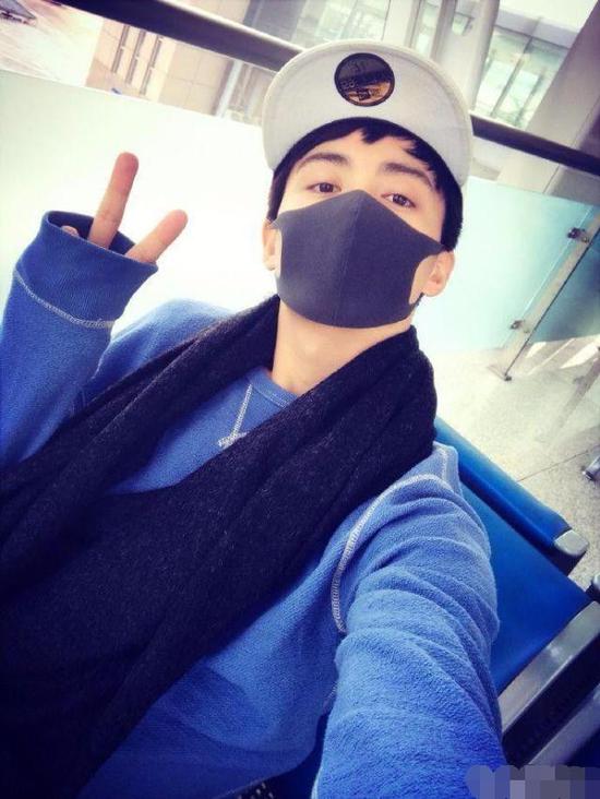 王源的眼线马天宇的黑口罩明星们的迷之自拍视角