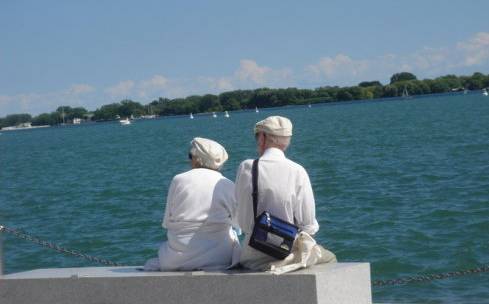 愿有岁月可回首且以深情共白头