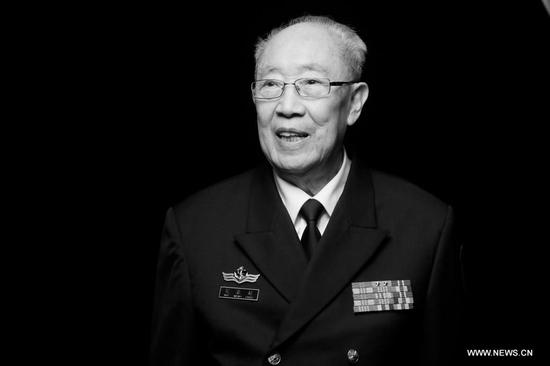 Undated file photo shows a portrait of Wu Mengchao. China's top hepatobiliary surgeon Wu Mengchao, known as the "father of Chinese hepatobiliary surgery," passed away at 99 on Saturday. Wu, an academician with the Chinese Academy of Sciences, established a unique system of liver surgery in China and devoted himself to saving people's lives for nearly eight decades. He continued working into his 90s, seeing patients and performing operations. (Xinhua)