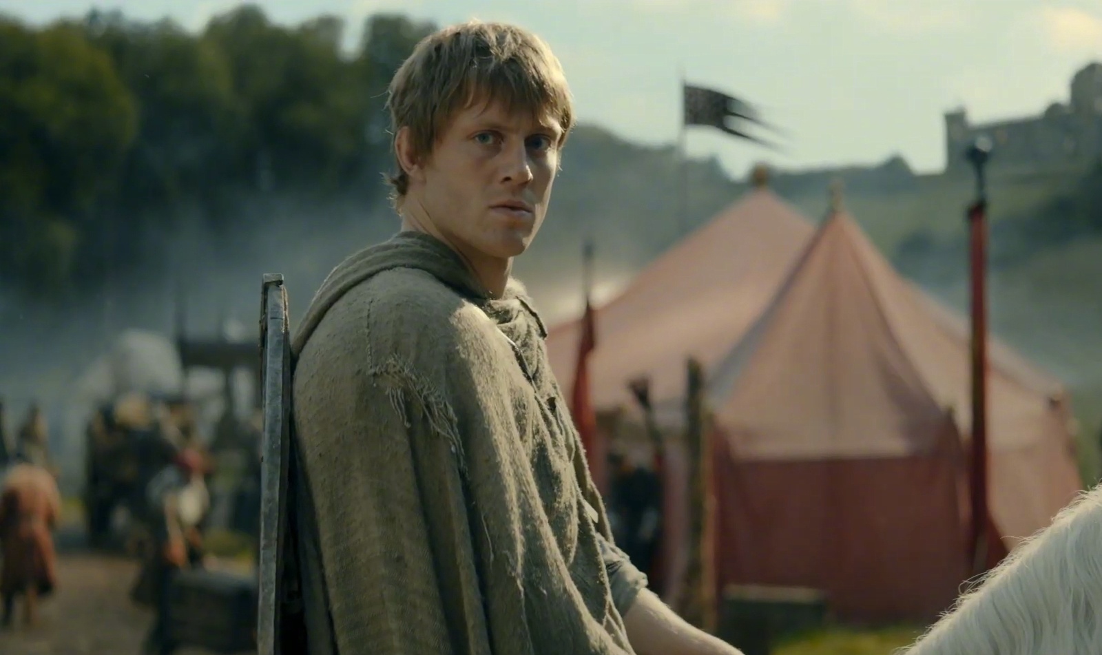 《七王国的骑士》曝预告 大高个小光头携手冒险