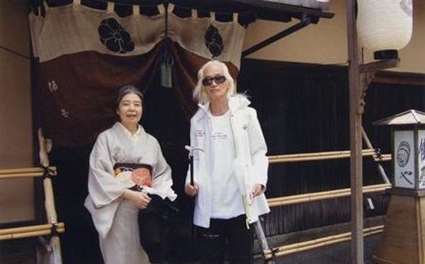 生前分居43年内田裕也与妻子树木希林同葬 手机新浪网 生前分居43年内田裕也与妻子树木希林同葬 手机新浪网