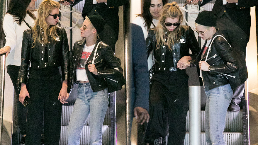 “暮光女”牵女友下电梯 全程甜蜜牵手如胶似漆