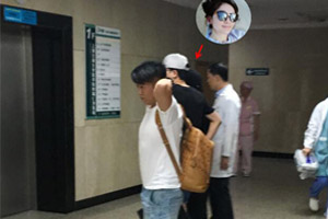 谢娜疑似怀孕 被拍和张杰一同进孕检大楼