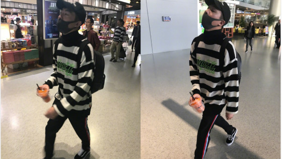 俞灏明机场照睡眼惺忪变断腿