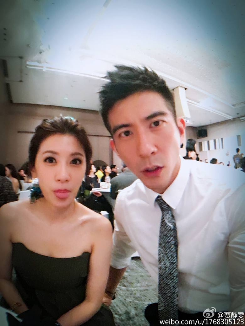 来源:新浪娱乐 近日贾静雯[微博]推出新书,书中提到和修杰楷[微博]