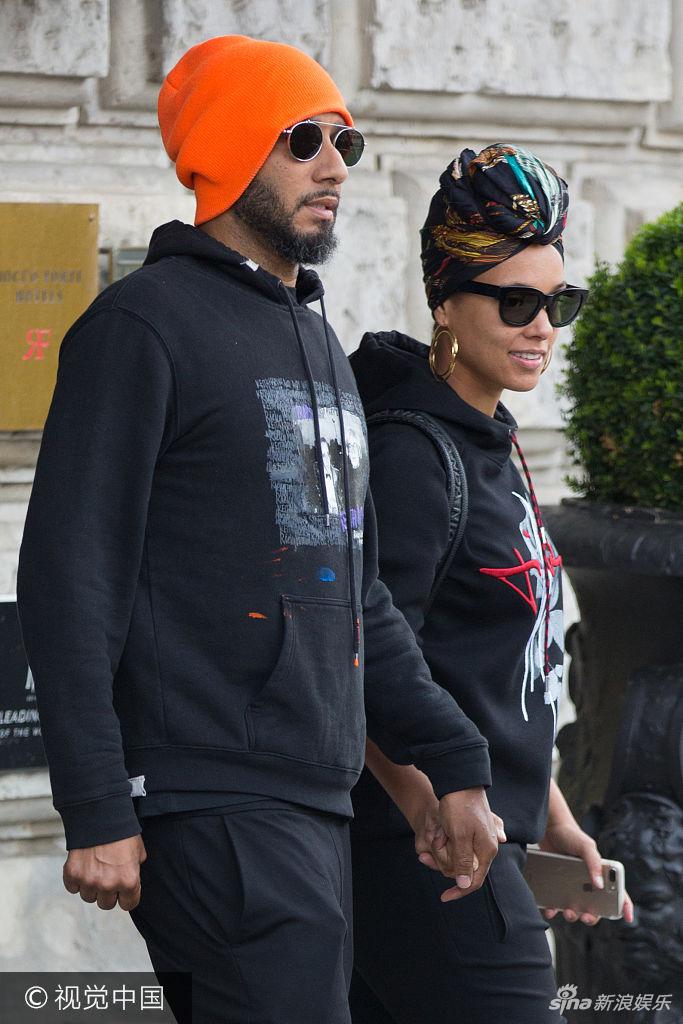 当地时间2017年7月3日讯,德国柏林,艾丽西亚-凯斯(alicia keys)与老公