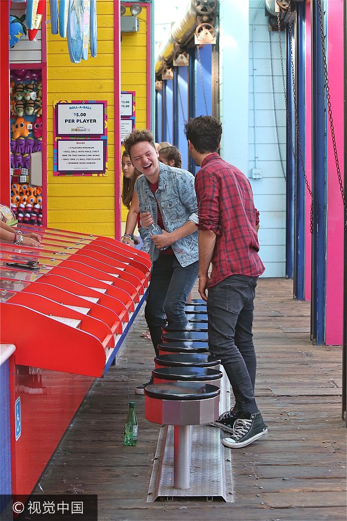 当地时间2017年7月31日,洛杉矶,康纳·梅纳德(conor maynard)和马克西