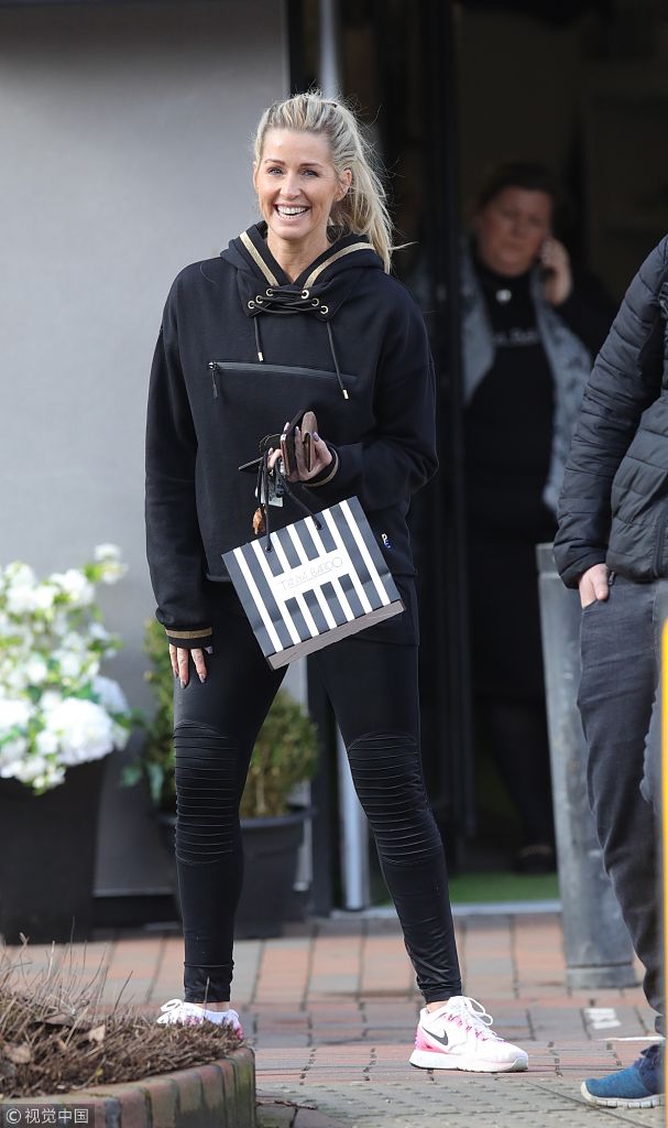 组图:丽安娜·布朗家政综艺柴郡开始录制 黑色运动look活力四射