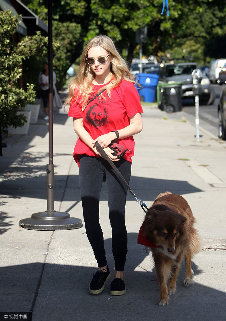 2017年12月8日讯,美国西好莱坞,辣妈阿曼达·塞弗里德(amanda