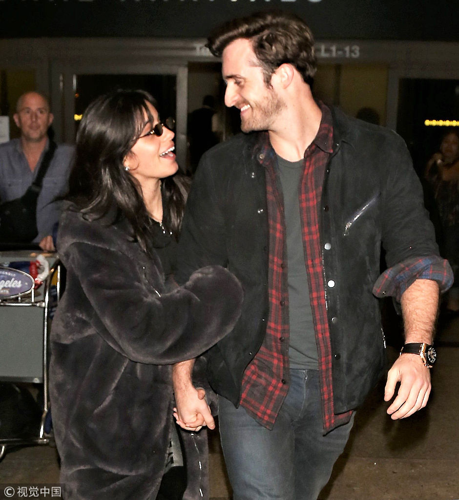 组图:卡米拉·卡贝洛与"约会专家"男友热恋正酣_高清图集_新浪网