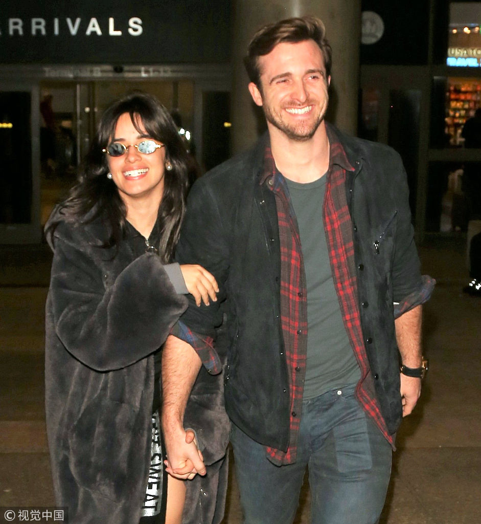 美国洛杉矶,卡米拉·卡贝洛(camila cabello)和英国约会专家男友