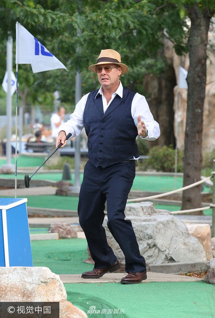 詹姆斯·斯派德打高尔夫秒变"表情包"