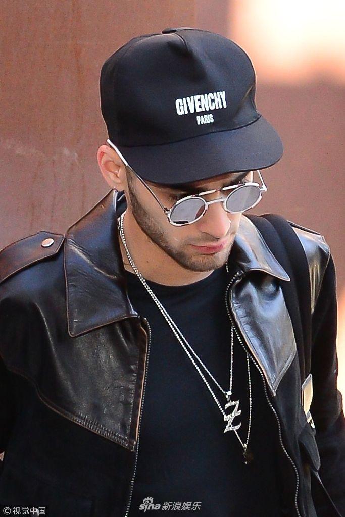 组图:泽恩·马利克从女友吉吉香闺离开 一身潮装帅气吸睛气场足