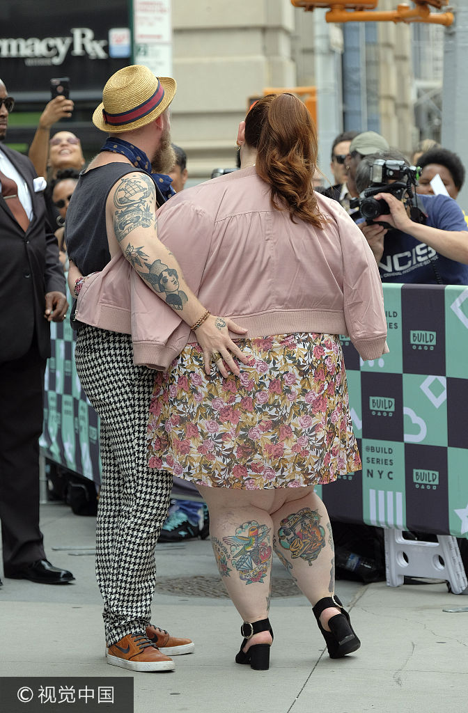 新浪娱乐讯 当地时间2017年9月20日,美国纽约,"大码超模"泰斯·霍丽迪