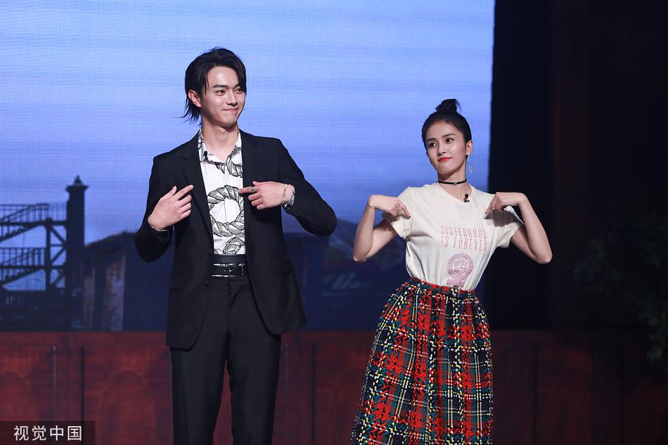 组图:许凯骑小车大长腿无处安放 与白鹿跳双人舞上演甜蜜暴击_高清