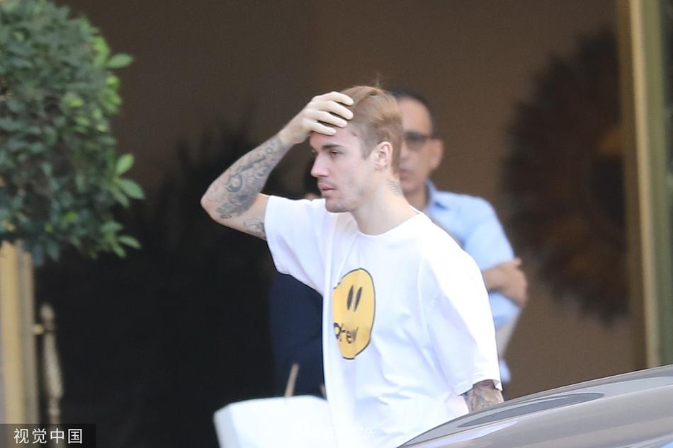 19 2 / 4 新浪娱乐讯 当地时间2019年10月30日,贾斯汀·比伯(justin