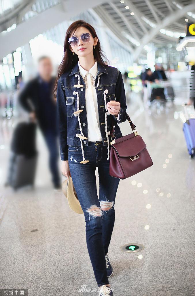 组图:吹爆这身材!林志玲一身牛仔装扮现身 机场走猫步秀长腿