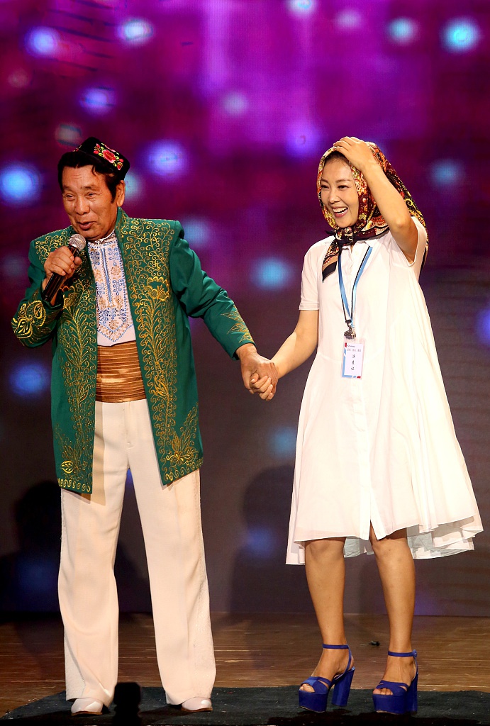 组图:《掀起你的盖头来》歌唱家克里木病逝 享年80岁曾2次上春晚